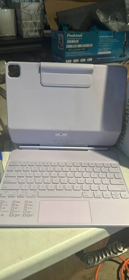 Light purple Keyboard Case for iPad Air 13''/Pro 12.9'' image indicator(3)