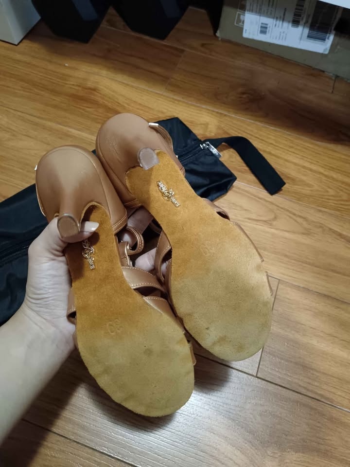 Professional Latin Dance Shoes size 8/ 8.5 - photo 3