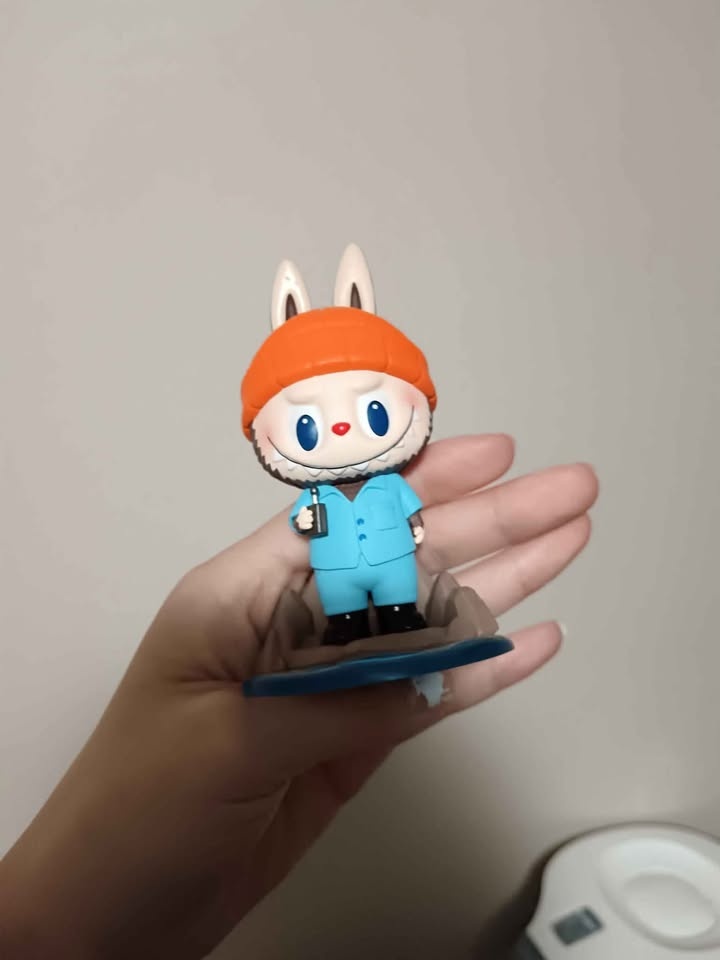 Labubu Popmart Figurine - photo 2