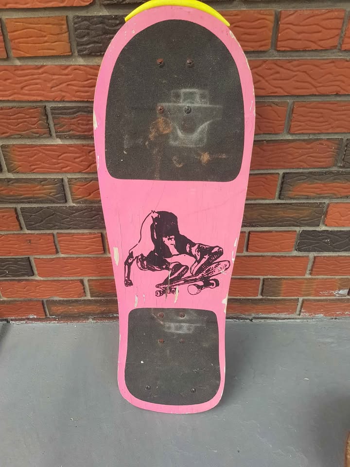 Vintage pink Beauty and the Beast skateboard - photo 2