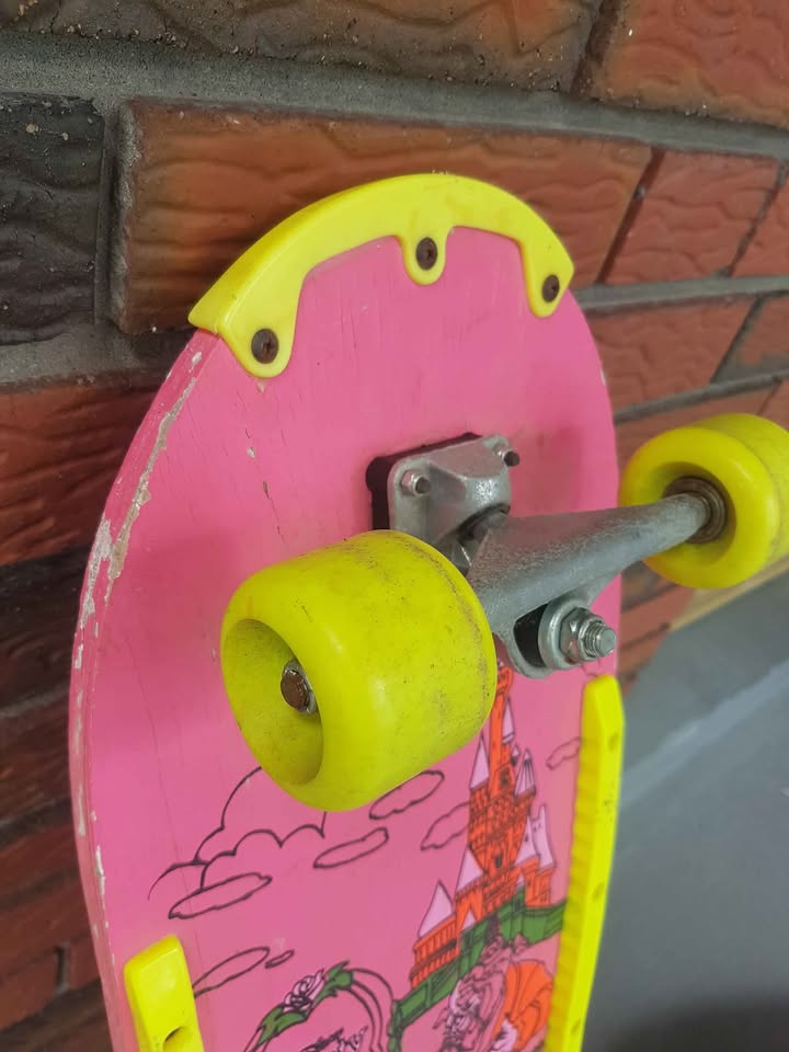 Vintage pink Beauty and the Beast skateboard - photo 5
