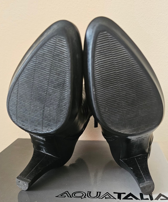 Aquatalia Black Leather Boots Size 7B - photo 4