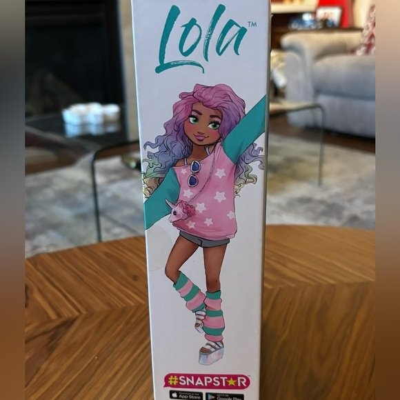 LOLA SNAPSTAR Doll New In Original Packaging - photo 4