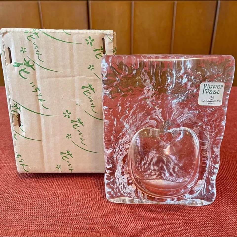 Famous Japanese Brand Apple Shaped Glass Flower Vase IWASAWA - photo 2