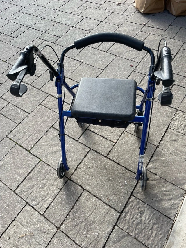 Rollator- walking assist