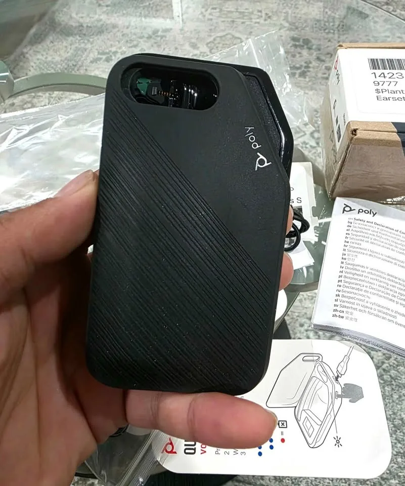 Poly Plantronics Voyager 5200 UC Bluetooth Headset image indicator(2)