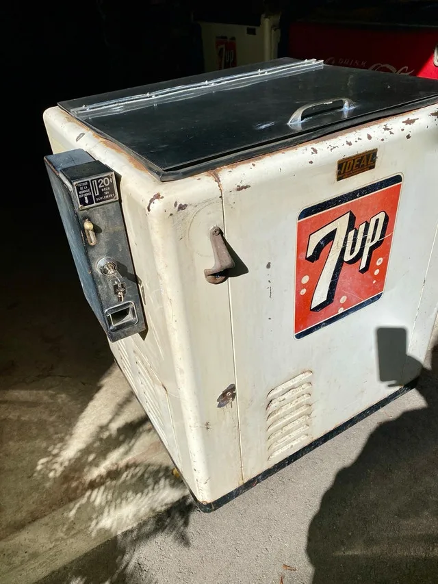 Ideal Slider 7up Cooler image indicator(2)