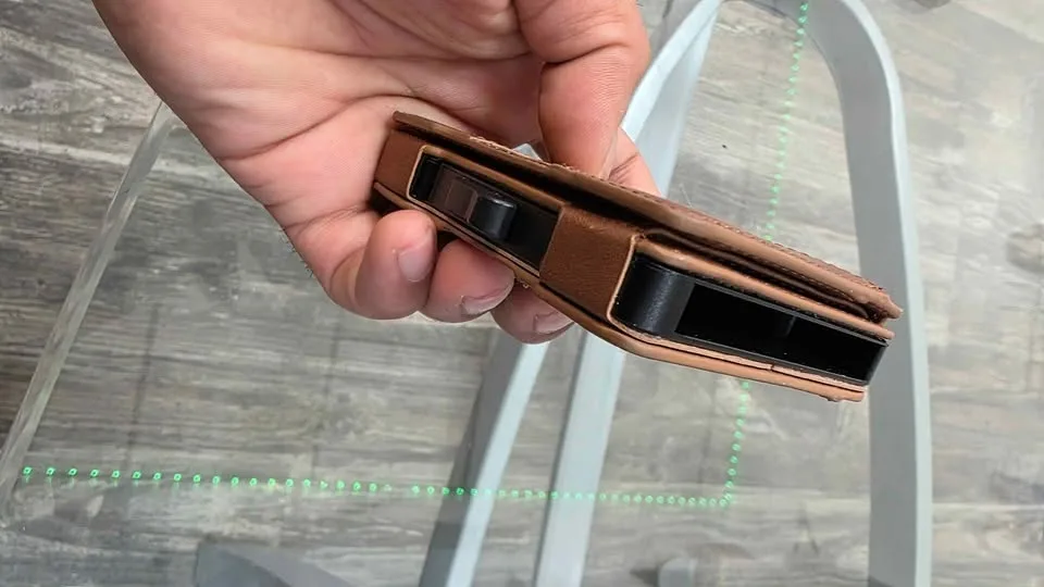 Slim Wallet for Men image indicator(4)