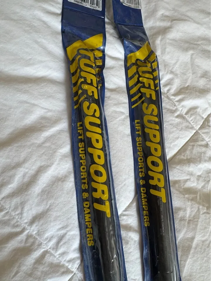 Lift Supports 2007 Hyundai Santa Fe - $10 for Both image indicator(2)