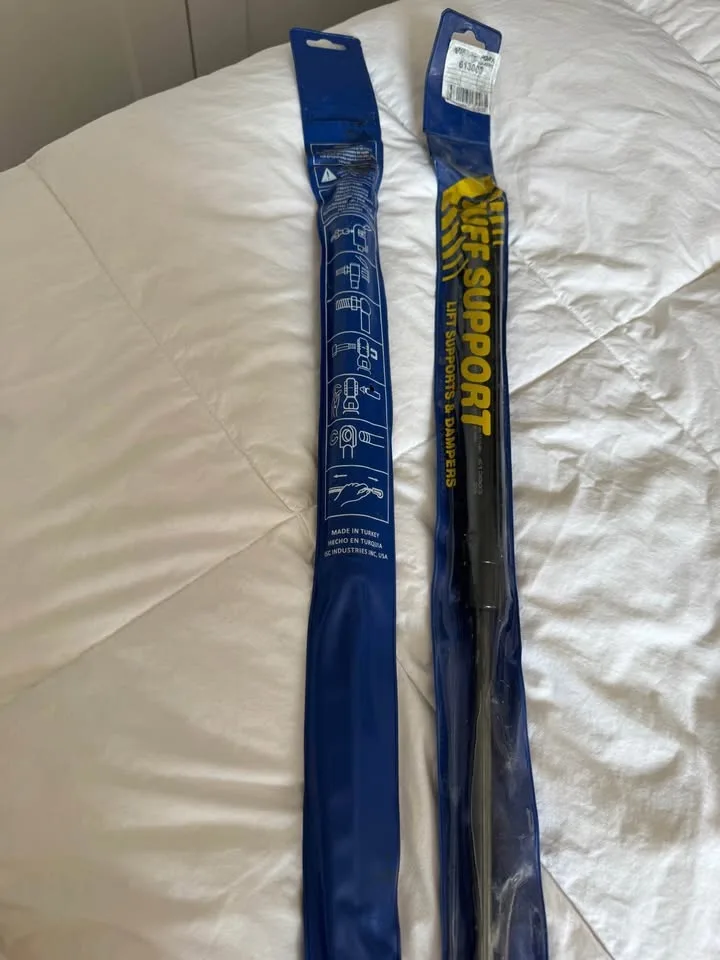 Lift Supports 2007 Hyundai Santa Fe - $10 for Both image indicator(5)