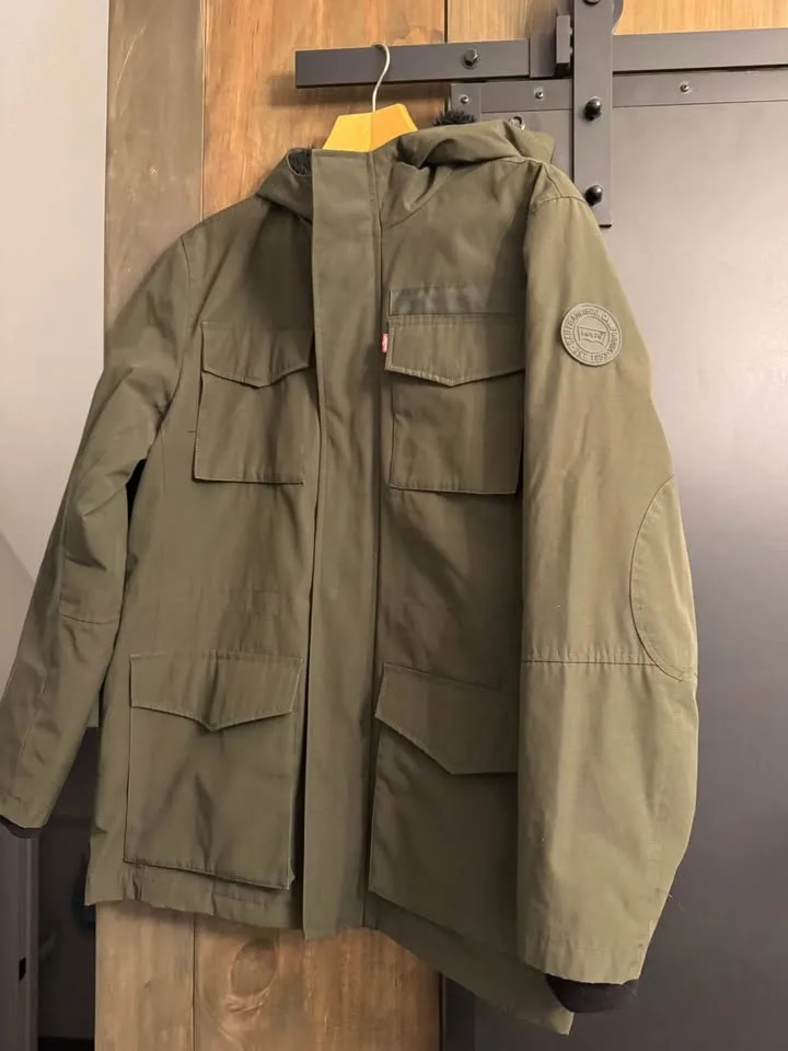 Green Levi's mens Arctic Cloth Sherpa Lined Parka size medium image indicator(2)