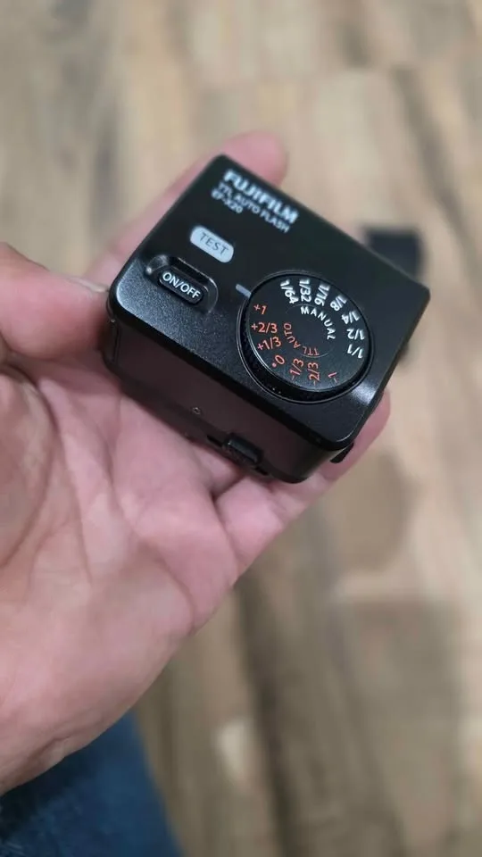 Fujifilm EF-X20 TTL Auto Shoe Mount Flash like new image indicator(4)