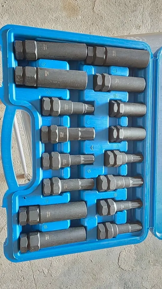 Multi-Point Lug Nut Key Set - 16 Pieces for Safe and Efficient R image indicator(2)