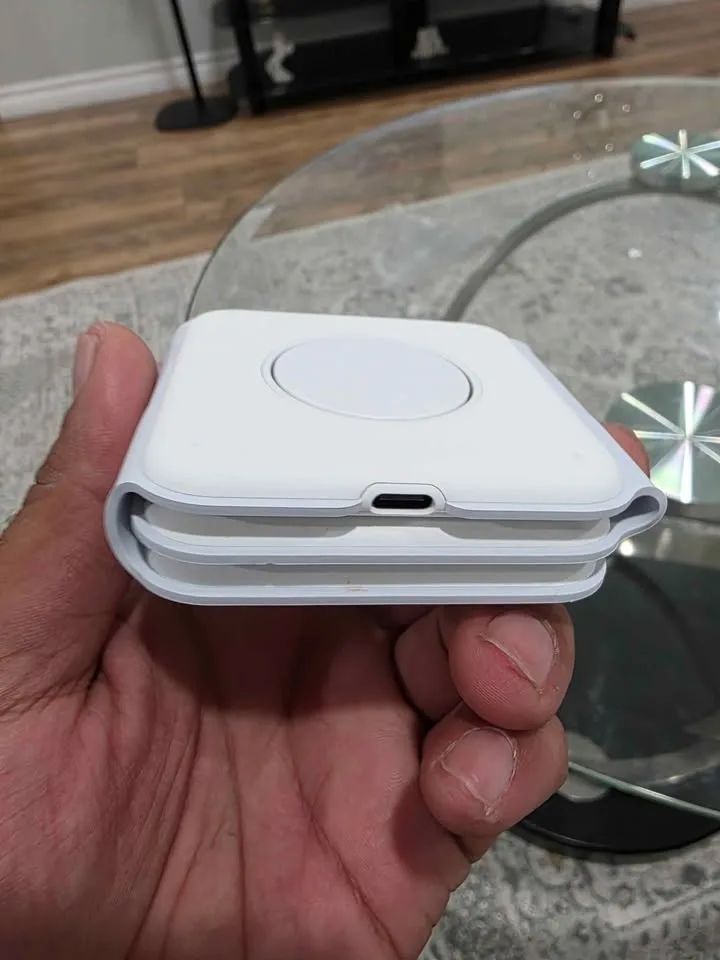 Foldable 3 In 1 Wireless Charger USB C image indicator(3)