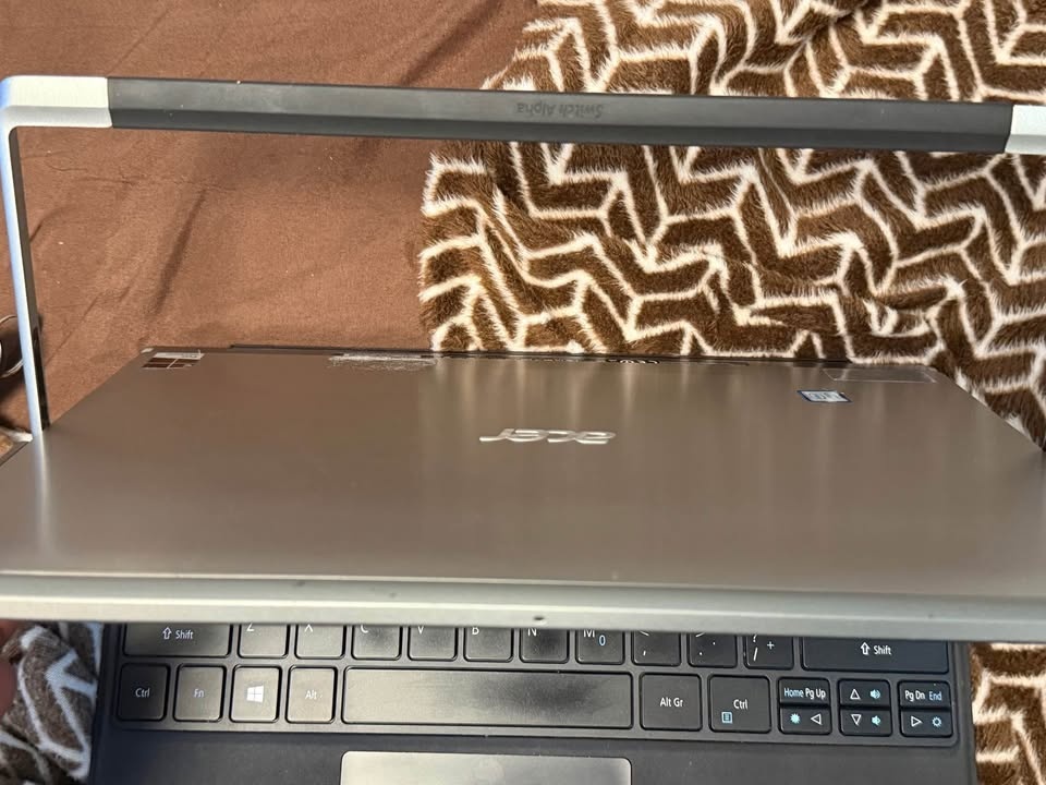 Acer Switch Alpha - 8GB RAM | 250GB SSD - Excellent - photo 4