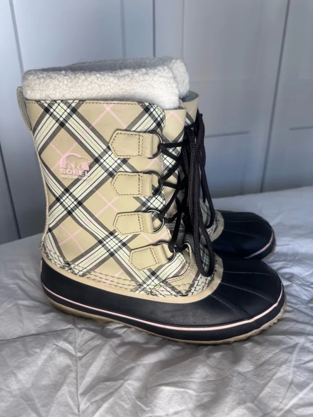 Fabulous Ladies Size 9 SOREL Waterproof Winter Boots