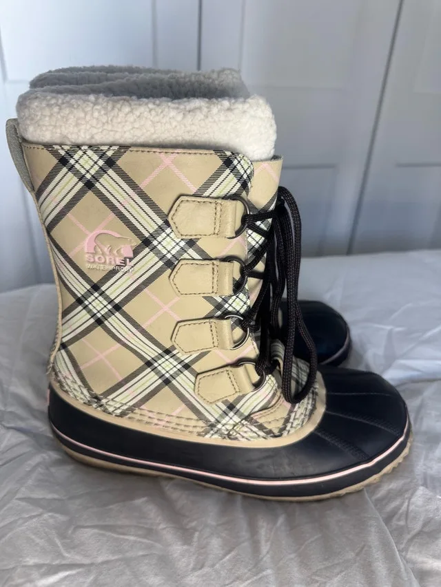 Fabulous Ladies Size 9 SOREL Waterproof Winter Boots image indicator(10)
