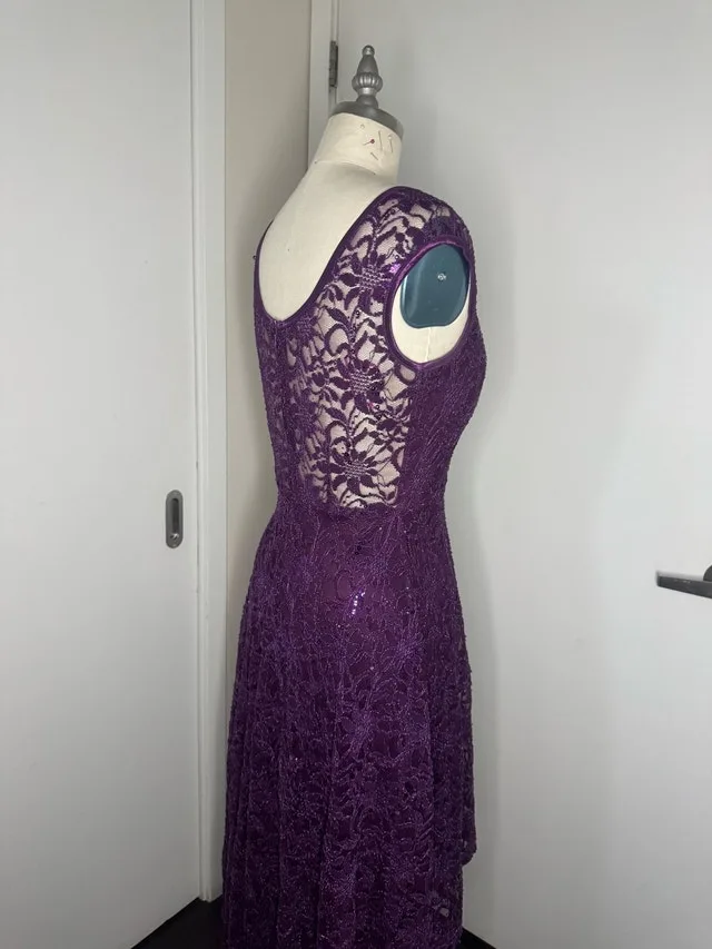 Ladies Beautiful Size Small Hi Low Lace Dress image indicator(8)