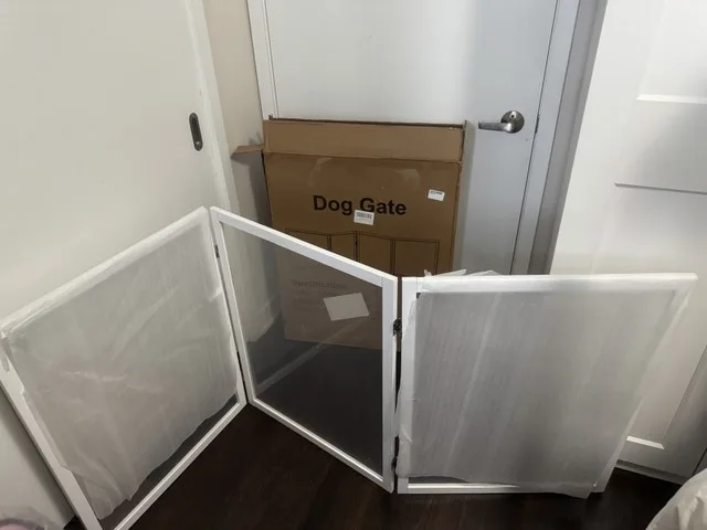 Brand New 3 Panel Clear Freestanding Dog Fence Retails $159 image indicator(4)