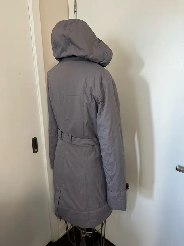 Lululemon Beautiful Size 6 Winter Coat light lilac purple colour image indicator(7)