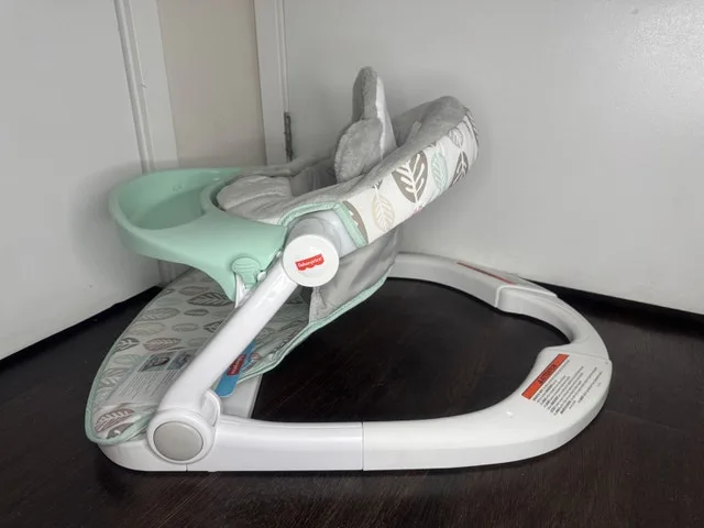 Brand New with tags on Fisher-Price Sit Me Up Chair image indicator(8)