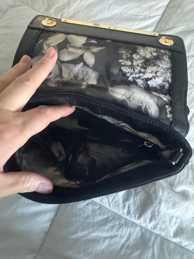 Ted Baker Purse, it’s a Handbag Style purse $30 image indicator(7)