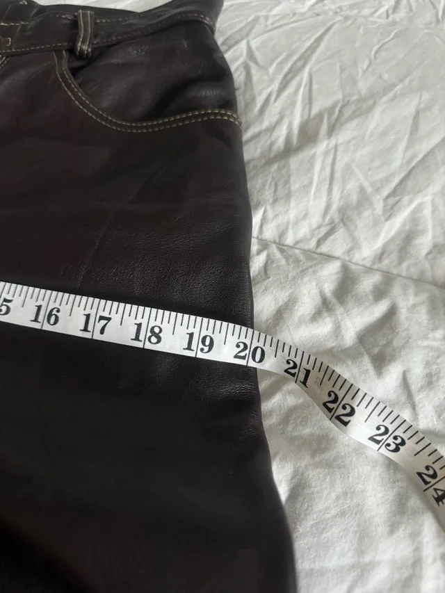 Ladies Like New Worn Once Leather Pants, beautiful chocolate image indicator(9)