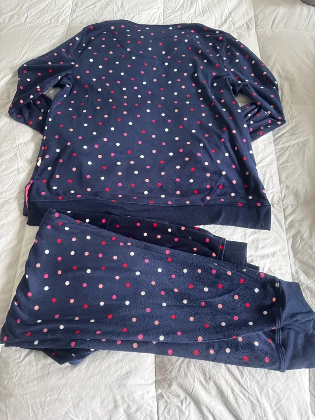 Ladies Size Small Kate Spade two piece pyjama set $20 image indicator(7)