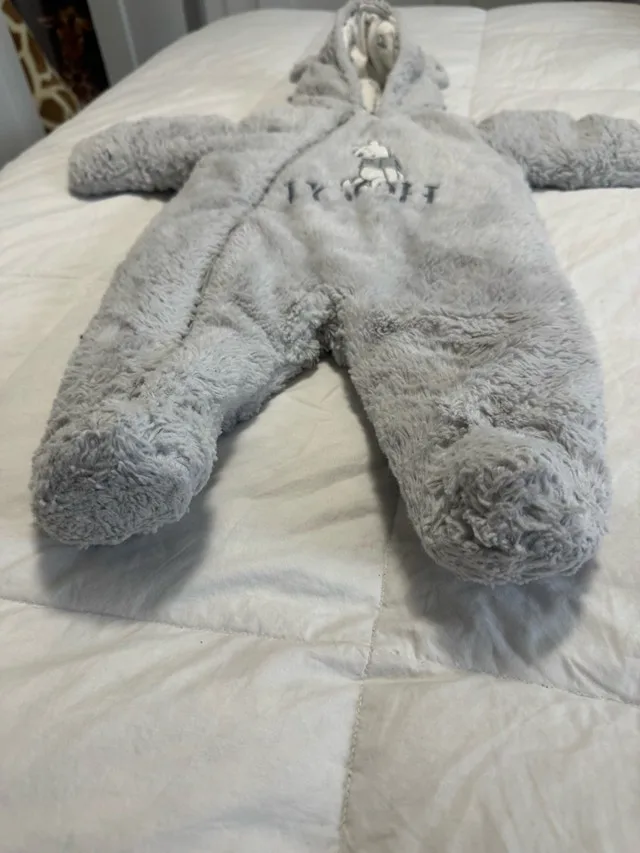 Like New Winnie the Pooh 0-3Month Winter Snowsuit Like New image indicator(3)
