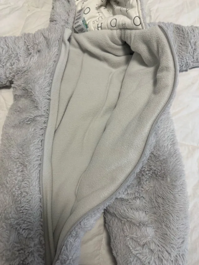 Like New Winnie the Pooh 0-3Month Winter Snowsuit Like New image indicator(9)