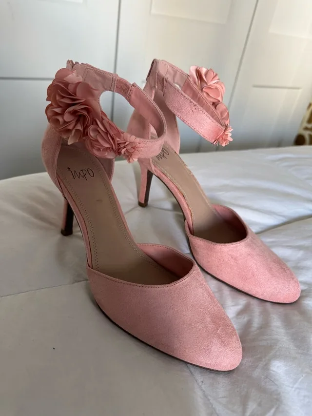 Ladies Brand New DSW Size 9 Heels NEW with tag originally $140