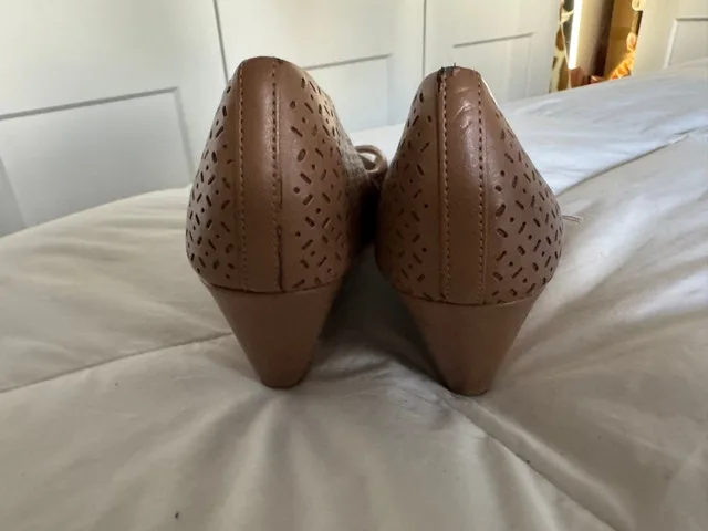 Ladies Brand New Size 11 Open Toe Wedge Heel NEW w tag Reg$50.84 image indicator(6)