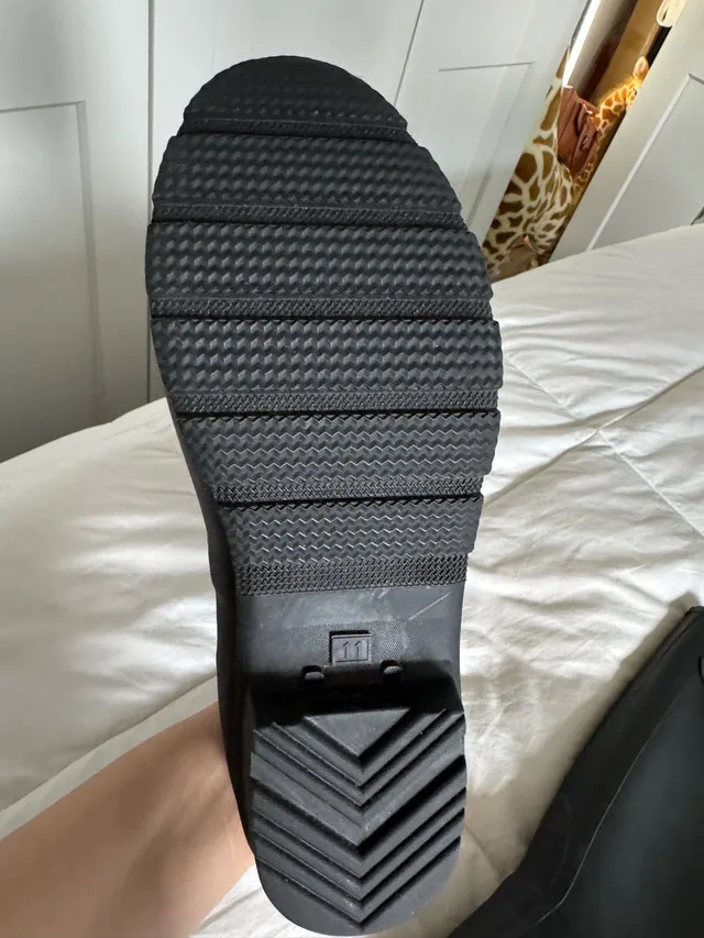 Brand New Ladies Size 11 Rain Boots $20 - New Never Worn image indicator(4)