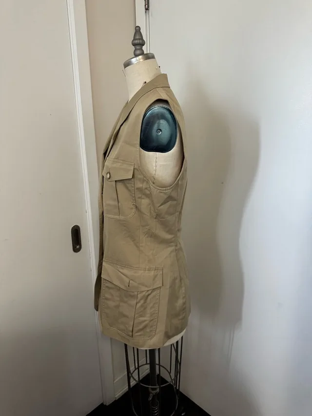 Ladies Size Medium Holt Renfrew Vest New Never Worn image indicator(4)