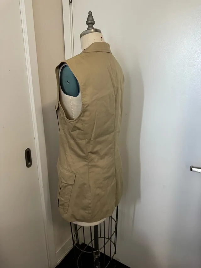 Ladies Size Medium Holt Renfrew Vest New Never Worn image indicator(5)