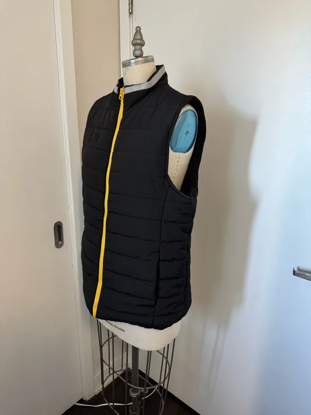 Ladies Size Medium Sleeveless Black and Yellow Jacket Vest image indicator(2)