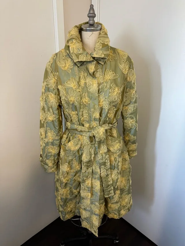 Ladies Size Medium Beautiful Dress Jacket - Like New