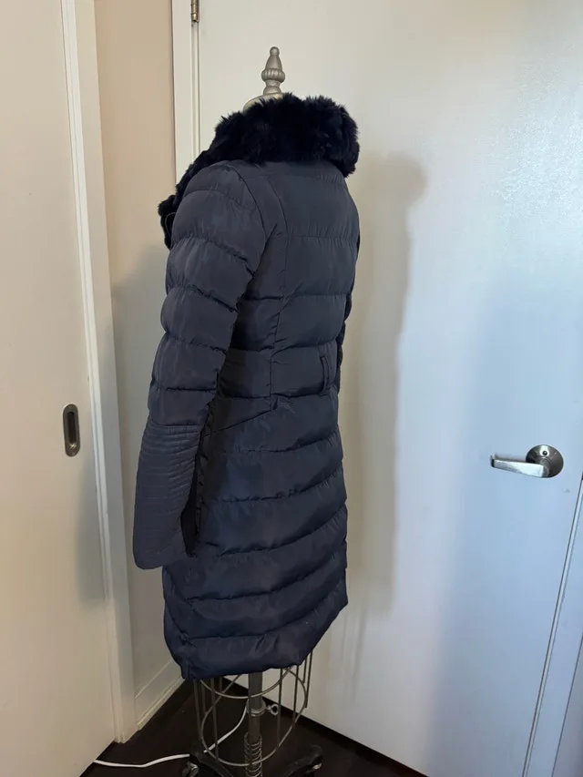 Beautiful Ladies Size Small Winter Jacket - Like New $60 image indicator(3)