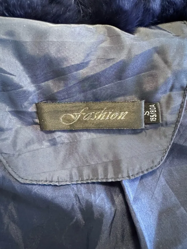 Beautiful Ladies Size Small Winter Jacket - Like New $60 image indicator(6)