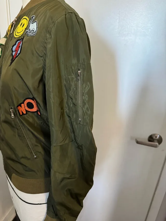 Green Ladies Size Small Jacket- Worn 3 times Like New image indicator(4)