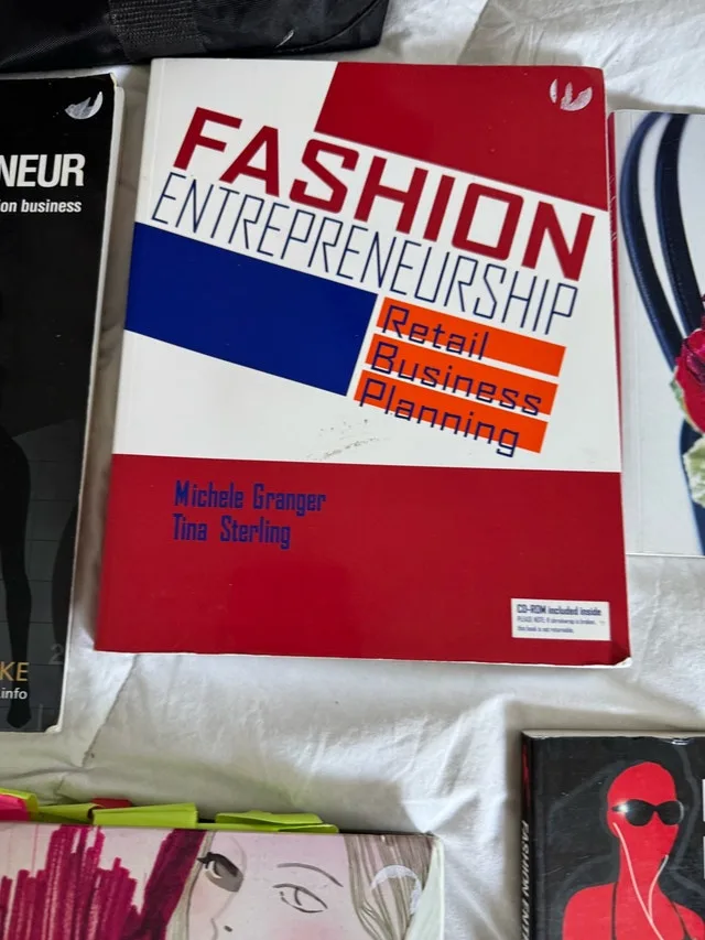 Fashion Textbook Lot!! Everything for $100 firm Amazing Deal!! image indicator(10)