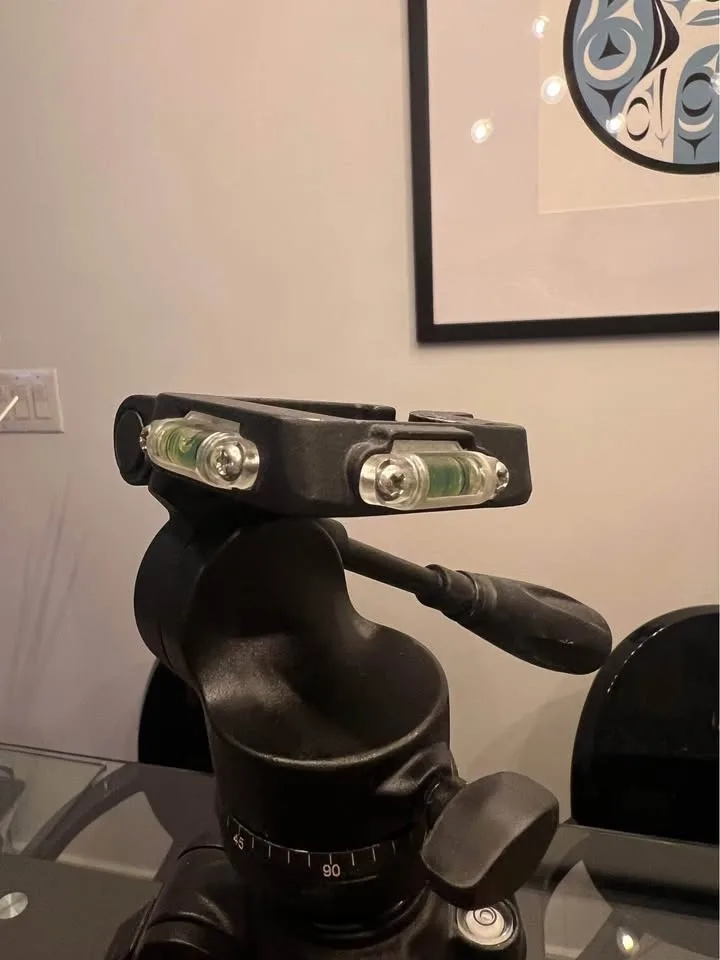 Extendable Camera Tripod with Levels image indicator(3)