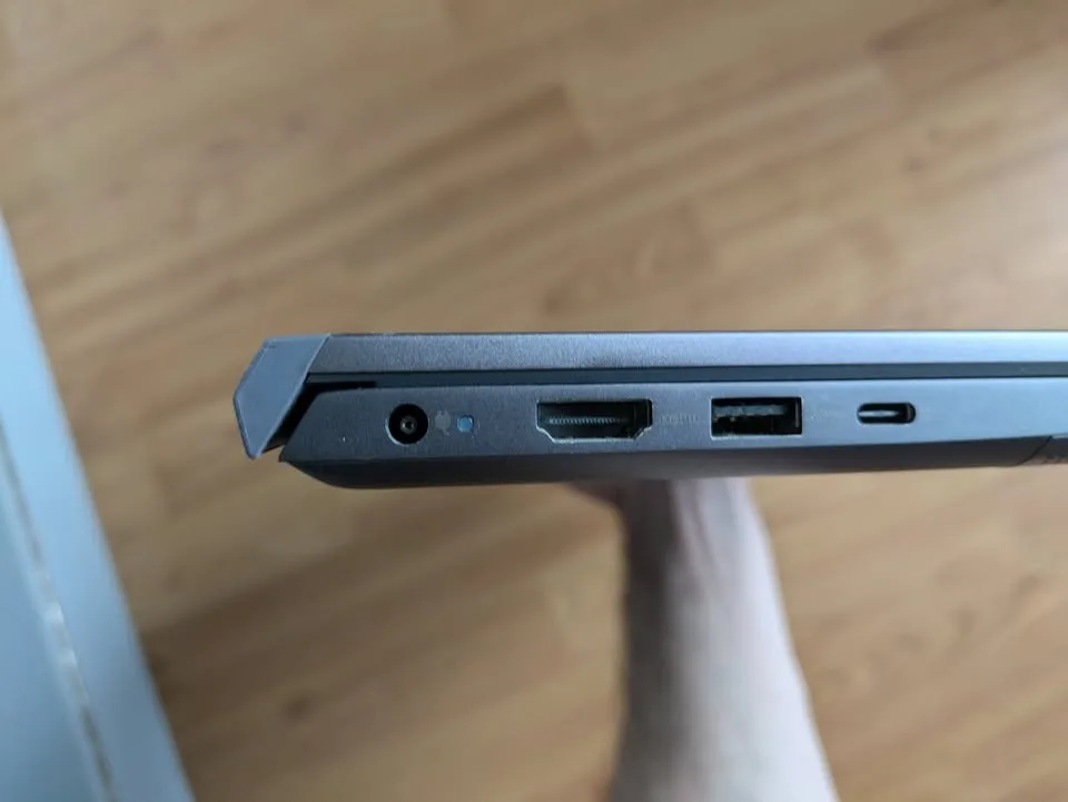 Dell Vostro Notebook 7500 (like new condition) image indicator(3)