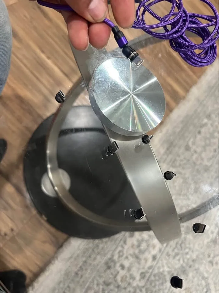 540° Rotation Magnetic Charging Cable image indicator(5)