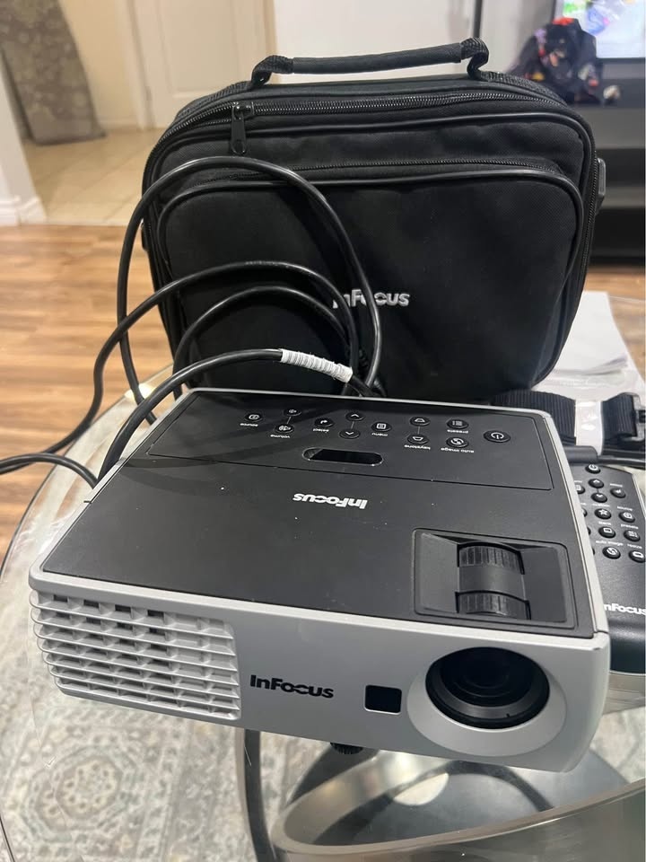 InFocus IN1102 DLP Projector Wxga 2000 Lumens - photo 4