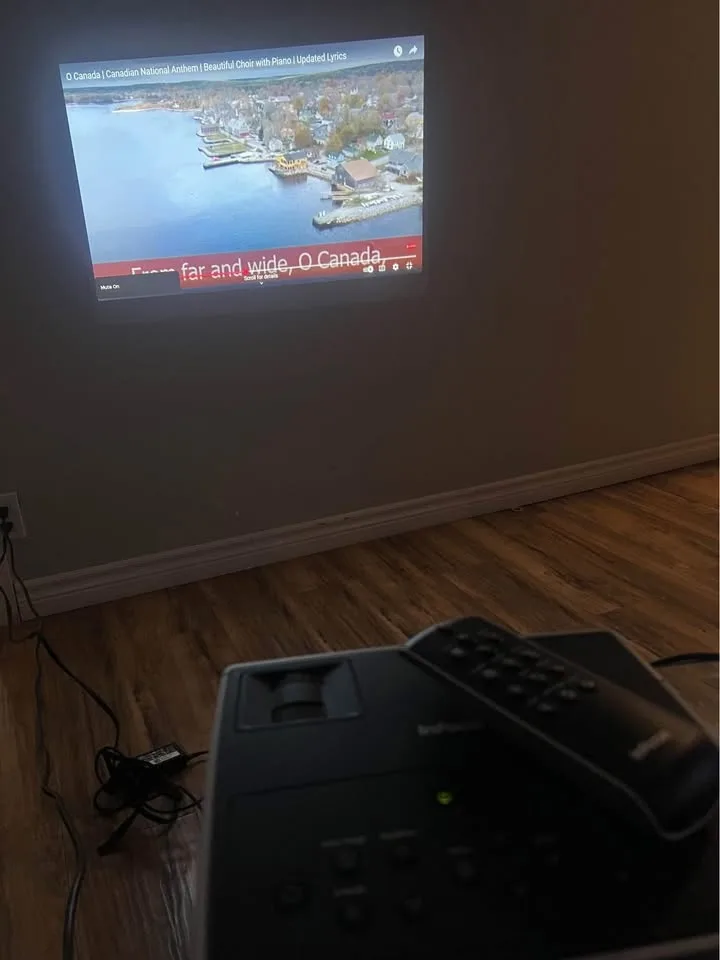 InFocus IN1102 DLP Projector Wxga 2000 Lumens image indicator(5)