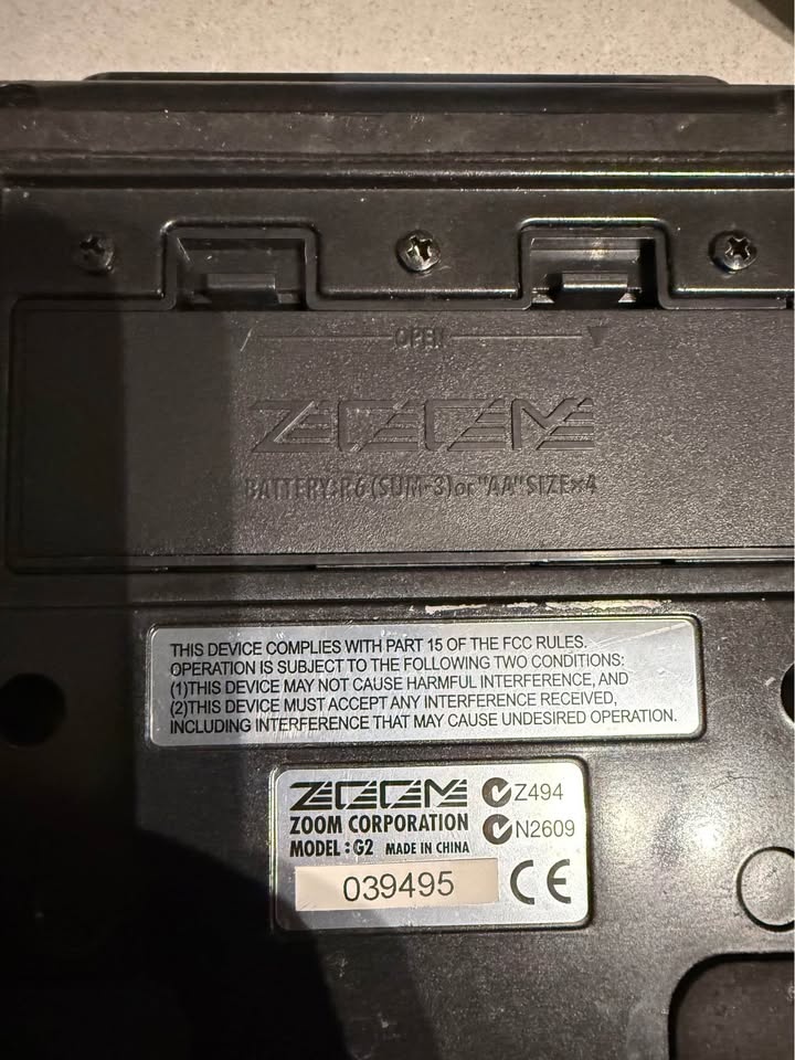 Zoom G2 Multi-Effects Guiter Pedal - photo 3