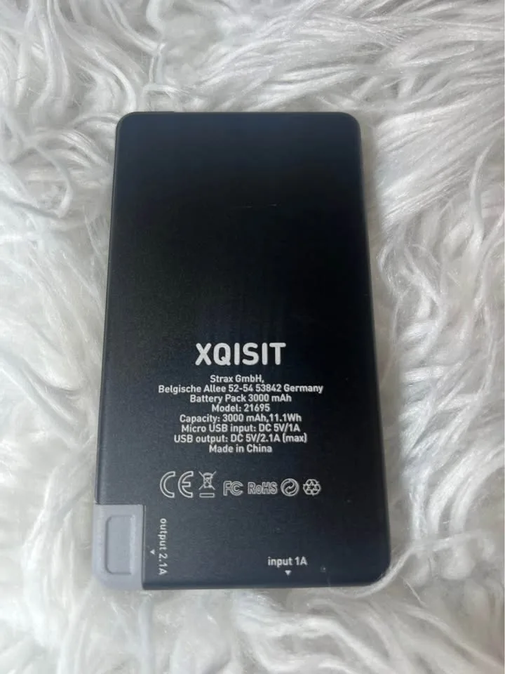 Xqisit Black Power Bank with Micro USB, 3000 image indicator(2)