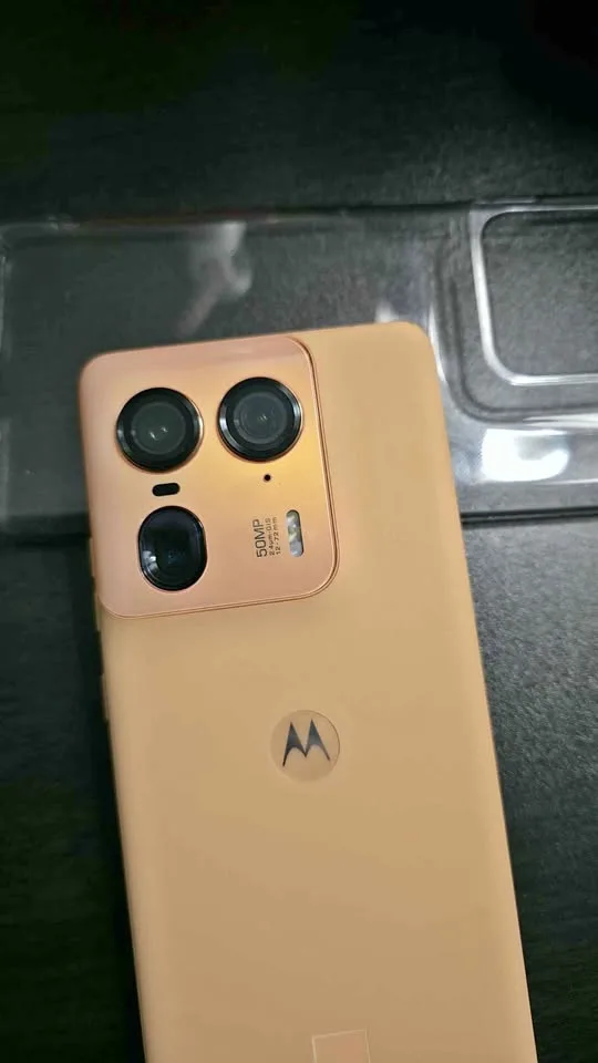 Motorola Edge 50 Ultra | Peach Fuzz | 12GB - 512GB | Used