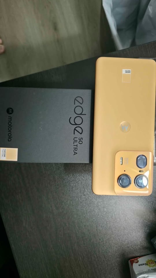 Motorola Edge 50 Ultra | Peach Fuzz | 12GB - 512GB | Used - photo 5